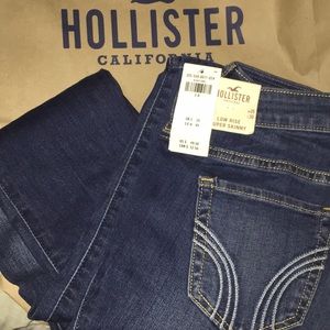 Hollister super skinny pants size 3R/ w26 L30